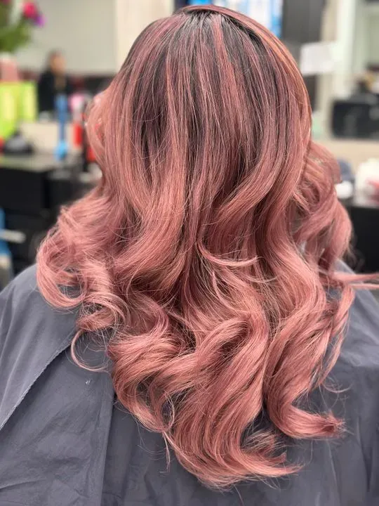 https://cdn.salonspotlight.com/photos/0r4pZjy7fDoKHP1aT9D9/409956b6-ab08-43d5-801b-1ea2558a11d2_720x720