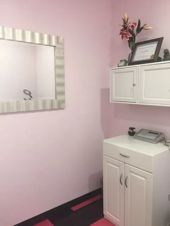 https://cdn.salonspotlight.com/photos/0shA9ZjeorweW6lwX6Ju/8ffd57ef-6000-4b86-acbc-d714718ddc8b_720x720