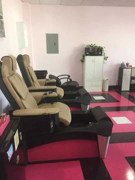 https://cdn.salonspotlight.com/photos/0shA9ZjeorweW6lwX6Ju/fb646f5a-0d9c-47ad-be9d-7bf63baf80d8_720x720