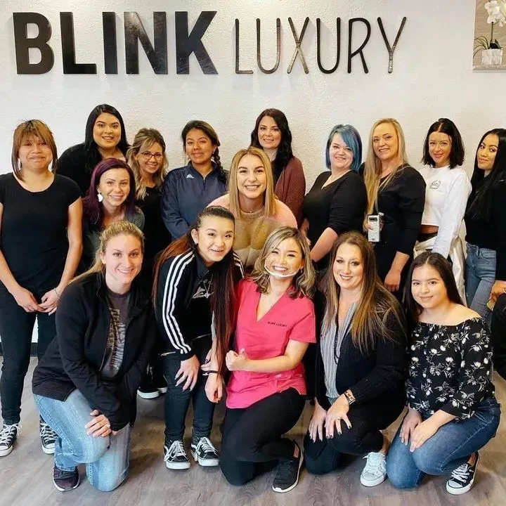 https://cdn.salonspotlight.com/photos/0v3n8FzXtoAK2KtiwsJ2/06195d8a-9b7f-4cf5-9b69-f25775ef5af0_720x720