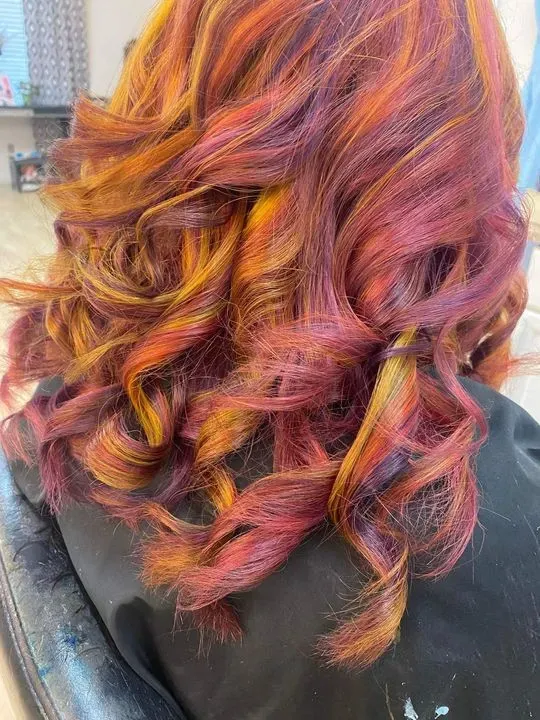 https://cdn.salonspotlight.com/photos/0vo18nXiXV4Lh3NWh6az/a5bf5f04-b815-4e9d-84c4-32363c0ce09c_720x720