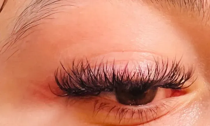 https://cdn.salonspotlight.com/photos/0wADbkBObb1wfODXKJl6/c079626c-7d3d-497d-8258-ce6a4e590eb0_720x720