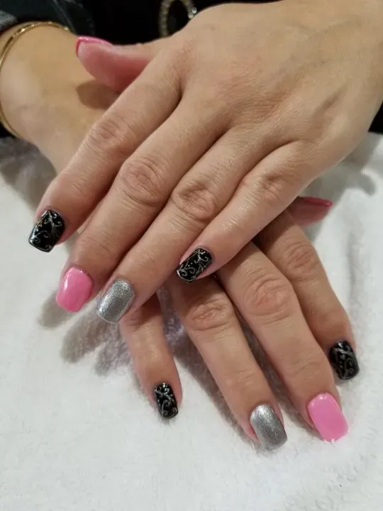 https://cdn.salonspotlight.com/photos/0x3Cg4uC0e4bbGccQF4O/4d5a359d-02ab-4162-99d4-4593077d17f8_720x720