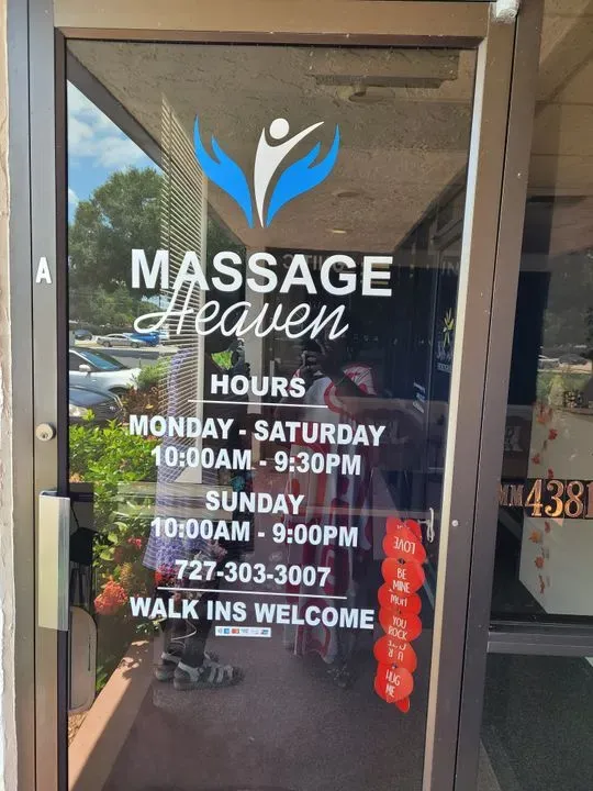 https://cdn.salonspotlight.com/photos/105aXBcAR6xhl8unSyoW/d9947bb9-24a5-4194-96ec-44eb0d705eab_720x720