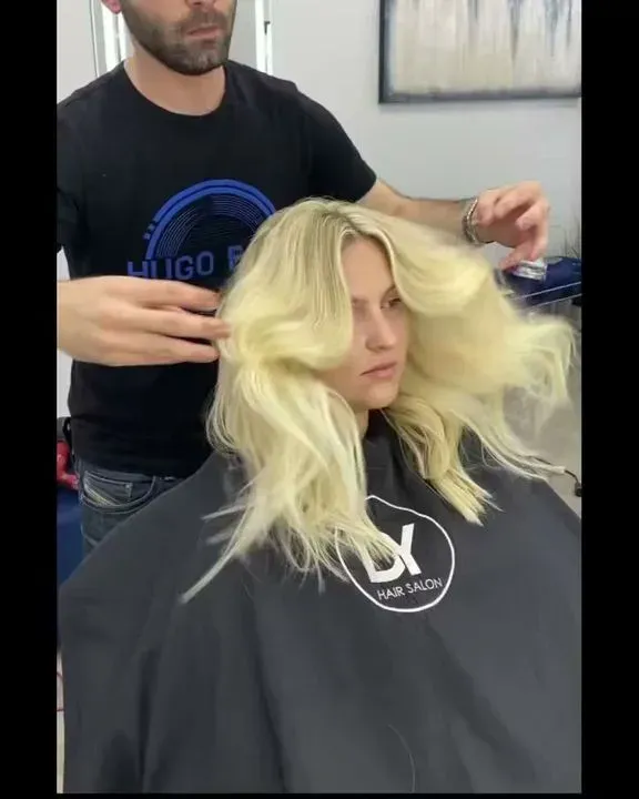 https://cdn.salonspotlight.com/photos/11o9unkD1W8dH4Nv7Rgf/2106ab59-7059-4132-83dd-1cfc1d146b36_720x720