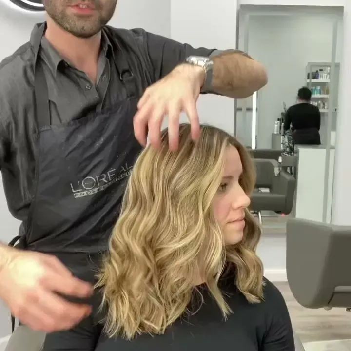 https://cdn.salonspotlight.com/photos/11o9unkD1W8dH4Nv7Rgf/bc1d4e55-b720-43e5-bf99-1a4d639c4c63_720x720