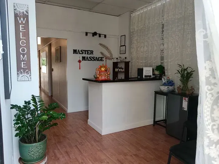 https://cdn.salonspotlight.com/photos/12PeOBPC0txdW4J5DFRP/49182952-914d-4a89-babc-d63beb0980a1_720x720
