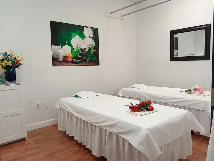 https://cdn.salonspotlight.com/photos/12PeOBPC0txdW4J5DFRP/61d2bbd0-55f1-4599-b3ef-1324fb9a258a_720x720