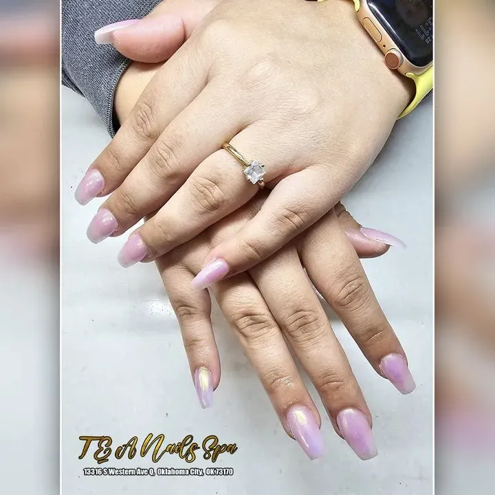 https://cdn.salonspotlight.com/photos/13SY9E4CEIDkTnpZDiJm/d4ab9ed6-87c9-4b94-af6b-9a14562e546b_720x720