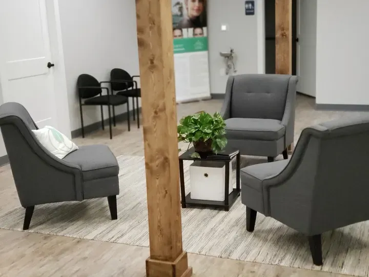 https://cdn.salonspotlight.com/photos/18MlEpB8DgO3cV8O3gpL/06f35e8f-8d95-4746-a7ef-e421f34f4945_720x720