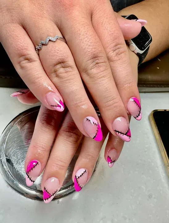 https://cdn.salonspotlight.com/photos/18pgJlQ4Ck92yD5Ea5VC/a789e6fe-dc93-41e9-921a-a169fe44f39c_720x720