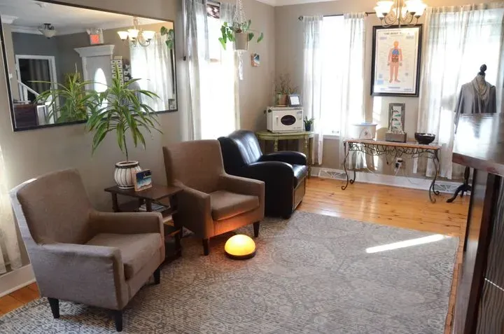 https://cdn.salonspotlight.com/photos/1Ar89E3FCyNlPAONtye8/e45ea5e0-b460-4ed9-8515-ebb38afc502f_720x720