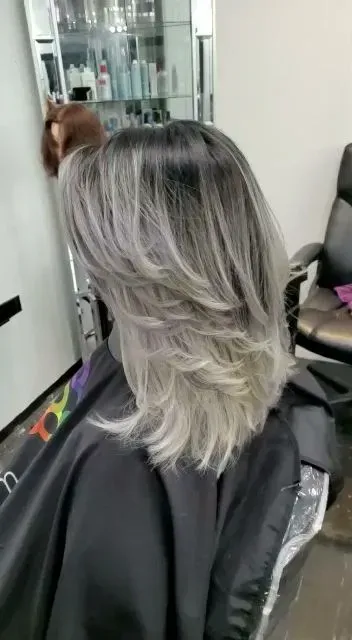 https://cdn.salonspotlight.com/photos/1Eu4XxwA1WCULKOejibl/b5d6eb20-fc70-41db-ab9f-dfaae86a2a59_720x720