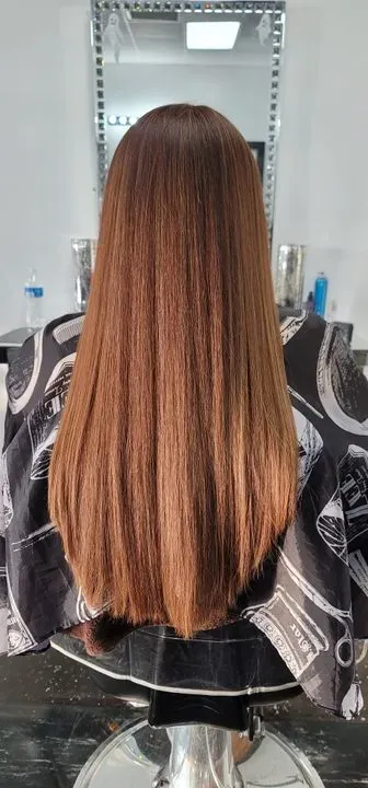 https://cdn.salonspotlight.com/photos/1Eu4XxwA1WCULKOejibl/ca578c2e-9ab2-446d-9a9a-40c3b3b1ab7b_720x720