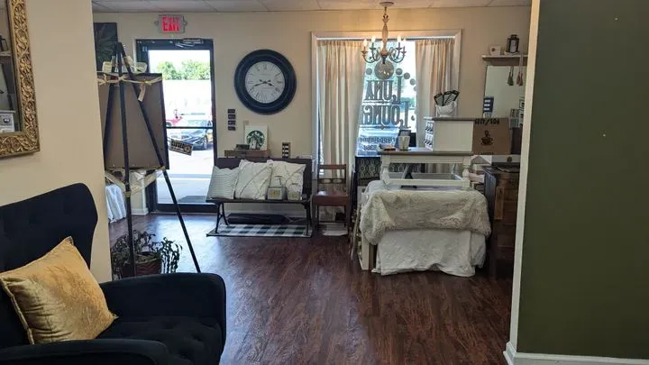 https://cdn.salonspotlight.com/photos/1G9N7HSrYc5dUfTBs3pb/c056d942-b171-4a52-9682-575456f4f370_720x720