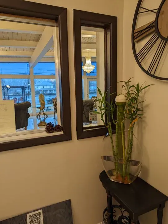 https://cdn.salonspotlight.com/photos/1GfdTjxBvlcm0wByM2ef/ff598fd8-83de-4fc3-a80f-c2d3457ee858_720x720