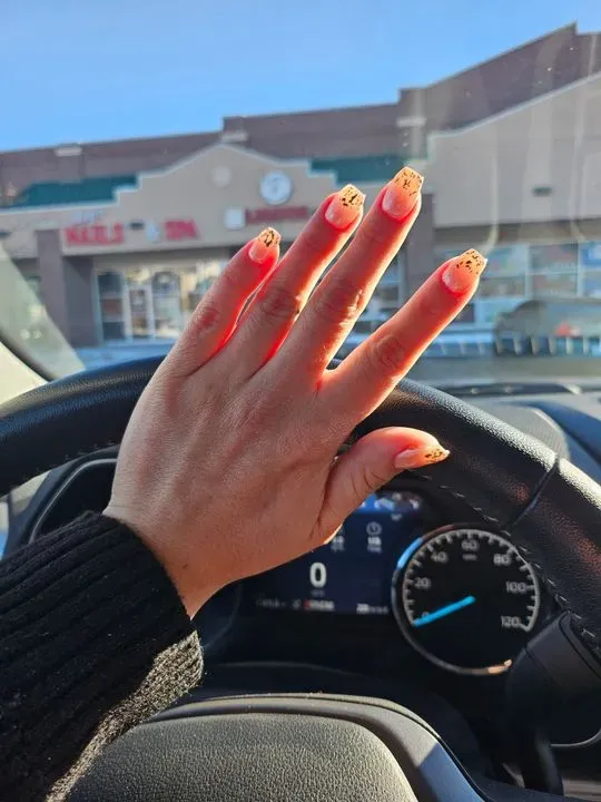 https://cdn.salonspotlight.com/photos/1H50nH6eKQmtXDsTvpvA/4a2431ae-a874-403e-b05f-c5619b69986c_720x720