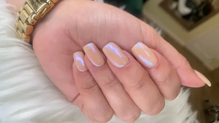https://cdn.salonspotlight.com/photos/1KExPwCEcEdKb4tH64zK/359bc4d7-9fa6-4cf9-aac0-1a4c20936023_720x720