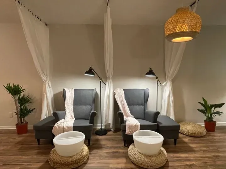 https://cdn.salonspotlight.com/photos/1MXXyHxOwBeNmGp1wUYv/7661c68c-3393-4af8-8da6-cd2f181e5fbb_720x720