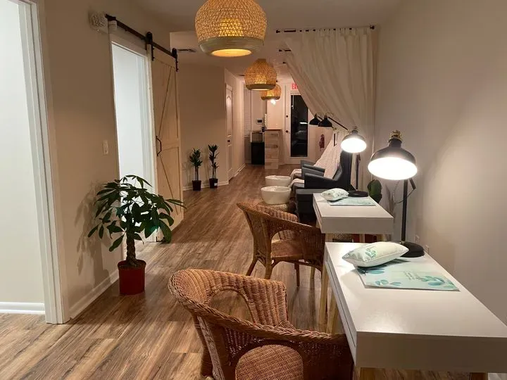 https://cdn.salonspotlight.com/photos/1MXXyHxOwBeNmGp1wUYv/9e4bc87d-c7db-461a-9a63-ba8594851eec_720x720