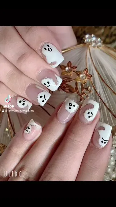 https://cdn.salonspotlight.com/photos/1MdVPDMDEPYRz79lyL81/b861d0ee-4027-47a6-b4e9-34a597877a21_720x720