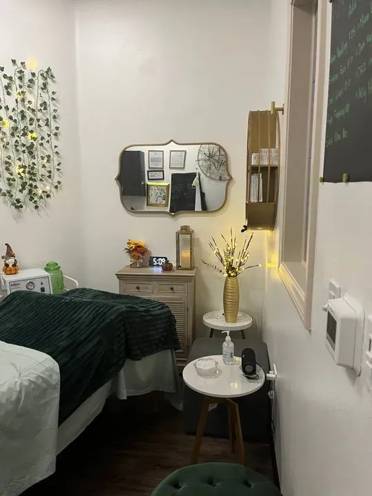https://cdn.salonspotlight.com/photos/1QMCzy09eCXwC8IeiXZB/2a1f92d8-0d27-42e8-9188-e3eb9c838d4f_720x720