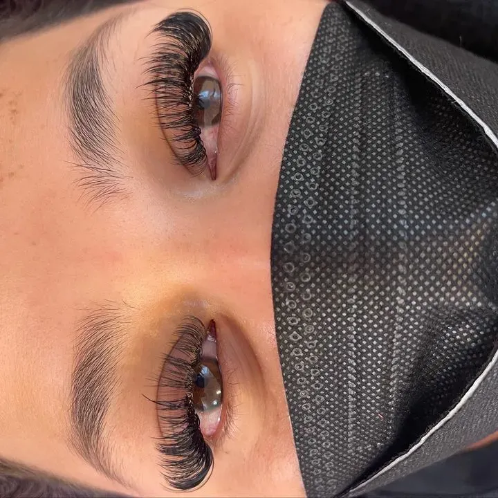 https://cdn.salonspotlight.com/photos/1RRC2m4gTf0KmyPr7b4d/2924136d-bbcc-4303-93f2-6ee2c6076a5c_720x720