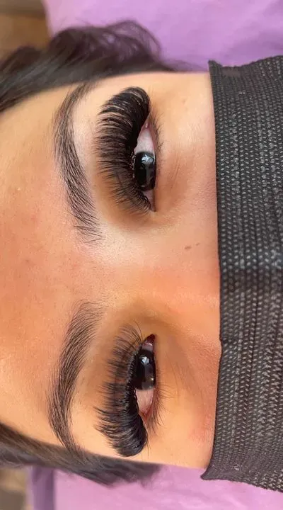 https://cdn.salonspotlight.com/photos/1RRC2m4gTf0KmyPr7b4d/4e206fd7-26f9-4308-9303-54123aca7ce4_720x720