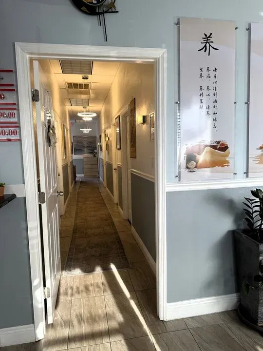 https://cdn.salonspotlight.com/photos/1VGV4ARl7ADAuOvoqyC6/c126fd04-b144-42e7-8193-6e04c31e9168_720x720