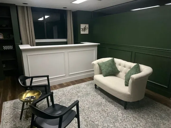 https://cdn.salonspotlight.com/photos/1Vnqh4oNAzzd000mWvfJ/a3071427-01b7-4f71-84b0-c148b0879956_720x720