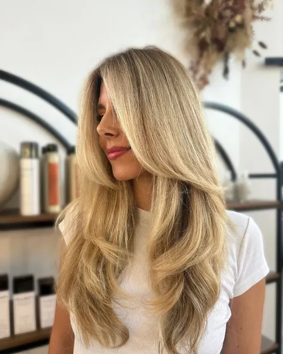 https://cdn.salonspotlight.com/photos/1YlxLoHleyOMl1FCI6iH/9920af81-ffb5-4b54-878a-7f0f4274cdd4_720x720