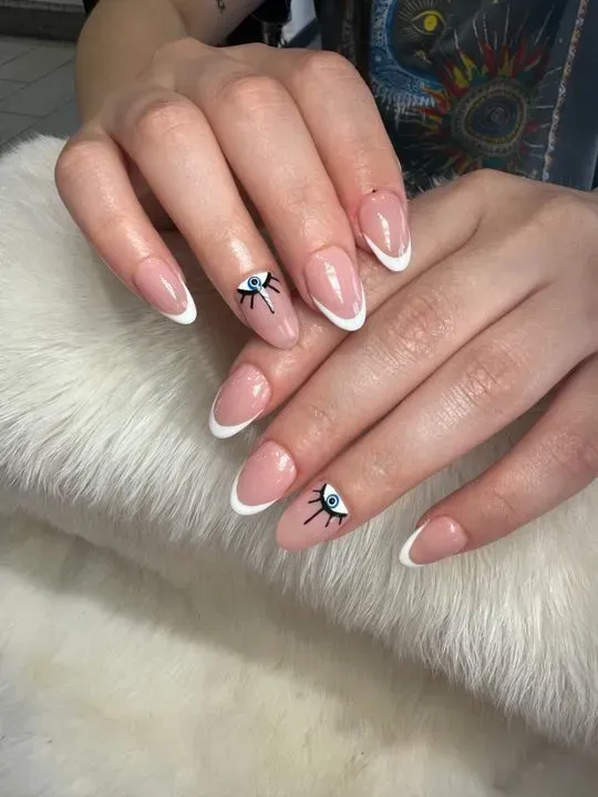 https://cdn.salonspotlight.com/photos/1dWIly1tQdKW4ZPju3sn/18e16f3d-3a58-40e0-8118-fc50111bb8fa_720x720