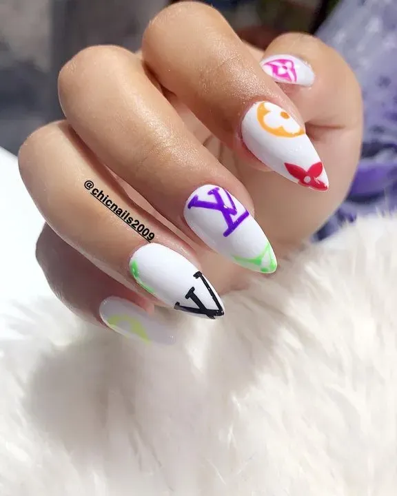 https://cdn.salonspotlight.com/photos/1dWIly1tQdKW4ZPju3sn/91349f1d-485f-4c30-87c9-96a221f6622f_720x720