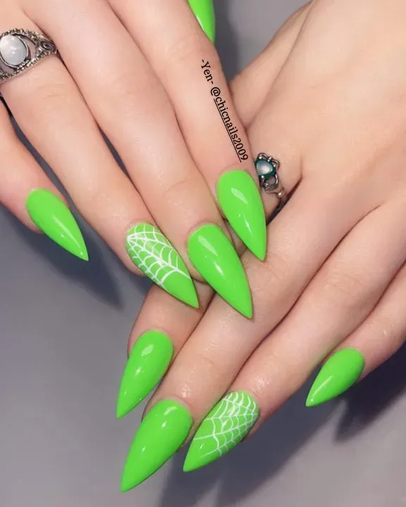 https://cdn.salonspotlight.com/photos/1dWIly1tQdKW4ZPju3sn/daa9c7d5-0c66-4313-a71e-4c502ffde608_720x720