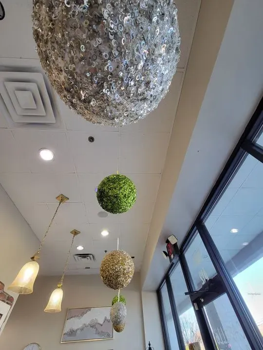 https://cdn.salonspotlight.com/photos/1eG514WjJ4oTODDIlzp7/7a919f49-6c96-4407-941e-8b63a17e1783_720x720