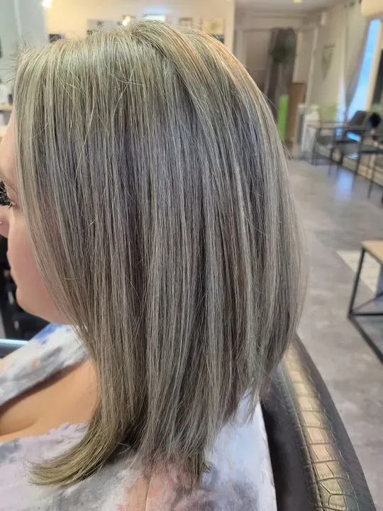 https://cdn.salonspotlight.com/photos/1gyiYNaKfGO2KfgTpLVN/70077ee9-be93-476e-a8c4-07d805a33a25_720x720