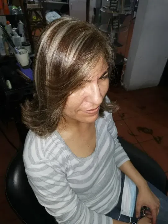 https://cdn.salonspotlight.com/photos/1jaQ1bKHh5ed6BEi9se9/4d69b526-bda5-4dc0-a63d-472493a91e51_720x720