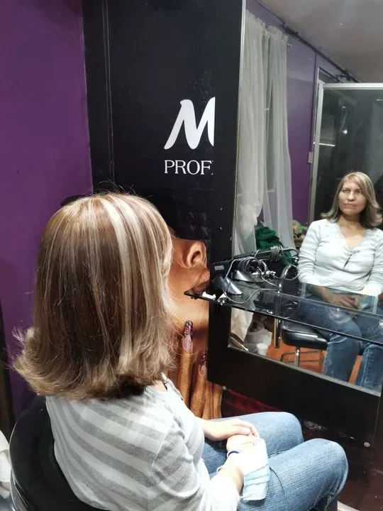 https://cdn.salonspotlight.com/photos/1jaQ1bKHh5ed6BEi9se9/85a7a90b-a8cf-4aed-a689-6d180f321d87_720x720