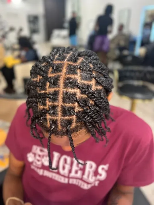 https://cdn.salonspotlight.com/photos/1kOzxHIp3rB6s1bJYwtw/884a68fd-a49b-483a-8316-bc87160b19ff_720x720