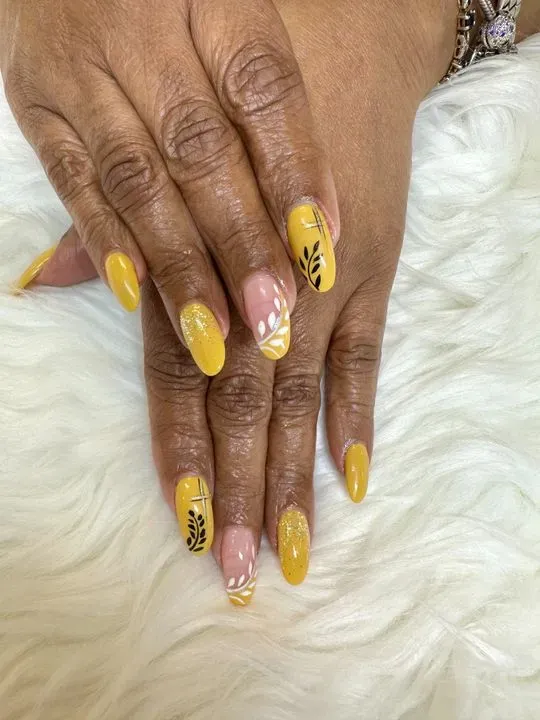 https://cdn.salonspotlight.com/photos/1nwyjaxyRTLWxmRVFY8Y/73577930-9906-47c2-a87f-c29a76b36361_720x720