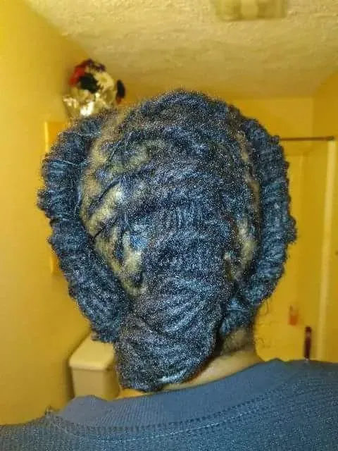 https://cdn.salonspotlight.com/photos/1qMWtNKXnxEvUTidyrNF/9177e4a2-158b-4780-8bfc-084a9fb064f6_720x720