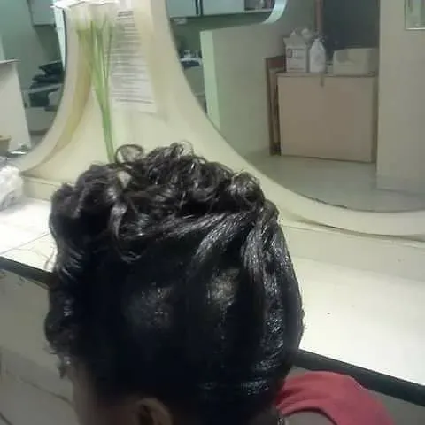 https://cdn.salonspotlight.com/photos/1qMWtNKXnxEvUTidyrNF/a5437129-53f6-4764-bbee-d8488681855a_720x720