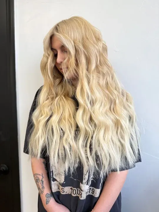 https://cdn.salonspotlight.com/photos/1rcGiEbC1kwjcKHgjgQy/68f6abd2-83be-4afa-be6e-7f679a78636f_720x720