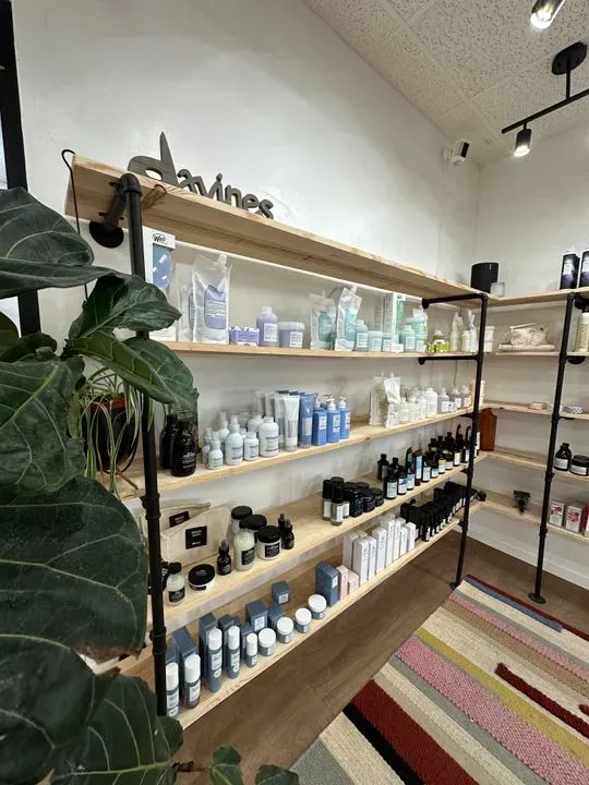 https://cdn.salonspotlight.com/photos/1rcGiEbC1kwjcKHgjgQy/ba3e7c96-f403-4dbd-936a-890f63e6ccc0_720x720