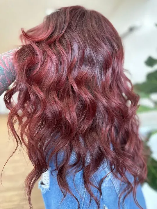 https://cdn.salonspotlight.com/photos/1rcGiEbC1kwjcKHgjgQy/bf864096-d82f-4b98-9373-44017c789b76_720x720