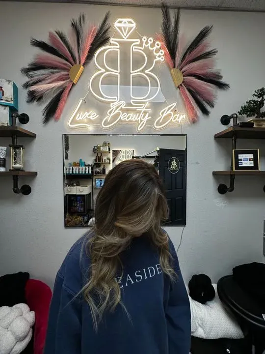 https://cdn.salonspotlight.com/photos/1rxvBQnDJGfGWYA8wYdx/83d24fb9-db34-4855-95ab-08e9d526f0ad_720x720