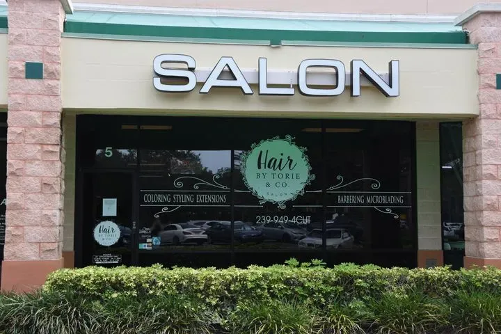 https://cdn.salonspotlight.com/photos/1slu0YW0sF2BWzraxSPW/017968ec-0229-4c3b-95c0-2afbfa6fa764_720x720