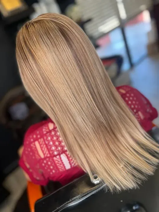https://cdn.salonspotlight.com/photos/1tZsd0CNXdgqz70eJ9Fw/f9dbbb37-b7c1-45ac-bce6-b967a559b29e_720x720