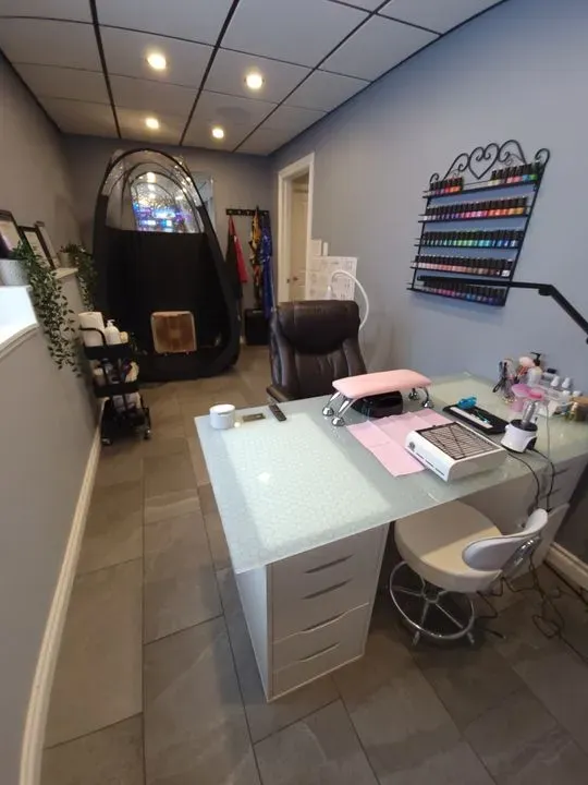 https://cdn.salonspotlight.com/photos/1wXFrsgLBwLBcVgs2gUV/b7cd20ec-2c05-4abd-b129-beb42155b210_720x720