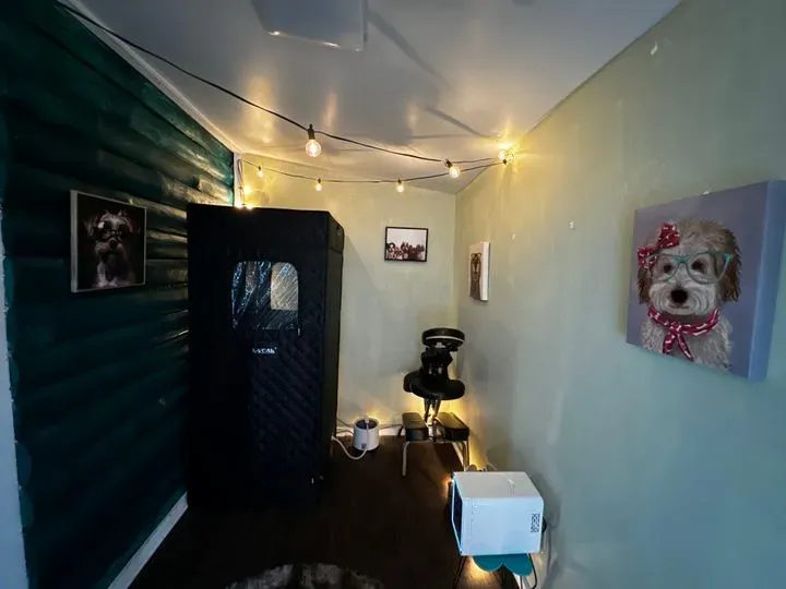 https://cdn.salonspotlight.com/photos/1wcrmebKcpuGzkAxtLwi/26368f65-01f2-45bc-b712-9511c77dfee4_720x720